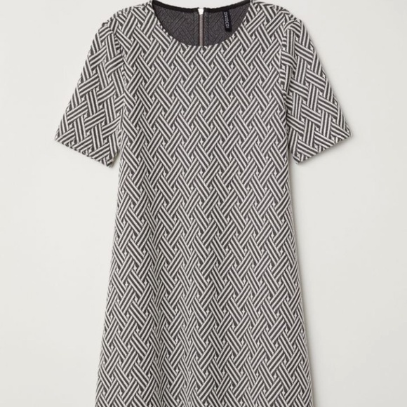 LAST CHANCE! H&M Short Jersey Dress - Size 4 - Picture 5 of 6